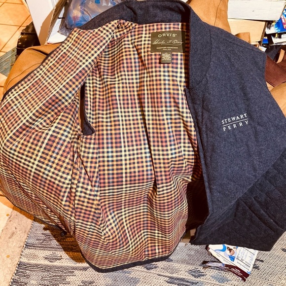 Brand New Orvis signature Quilted vest. Their BEST VEST! Thick, durable, & Warm! - Picture 2 of 8